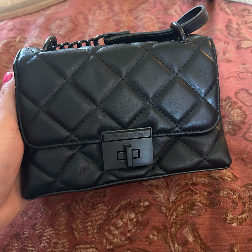 Kendall & Kylie Black Quilted Wristlet